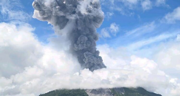 erupsi gunung ibu