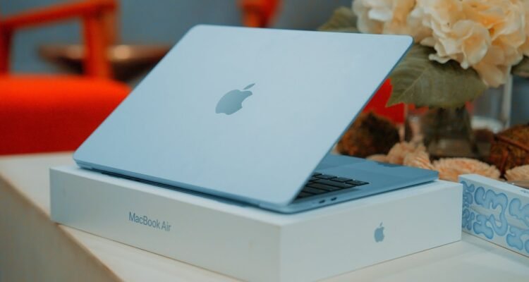 macbook air m4 sky blue