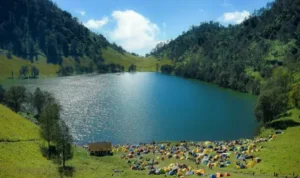 Ranu Kumbolo, Surga Tersembunyi di Jalur Pendakian Semeru