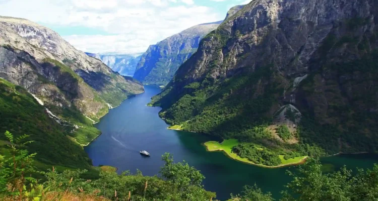 Voss, Norwegia: Surga Olahraga Ekstrem dan Keindahan Alam Skandinavia Voss, Norwegia: Surga Olahraga Ekstrem dan Keindahan Alam Skandinavia