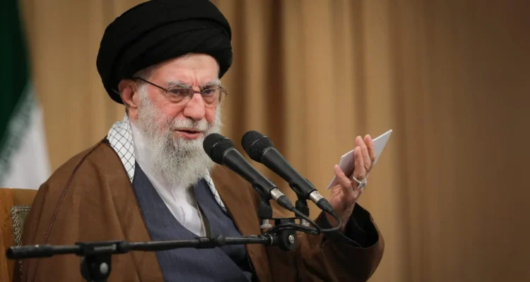 Ali Khameini dan Revolusi Islam Ali Khameini dan Revolusi Islam