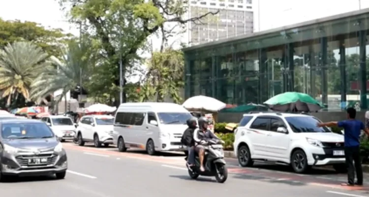 parkir liar di Istiqlal parkir liar di Istiqlal