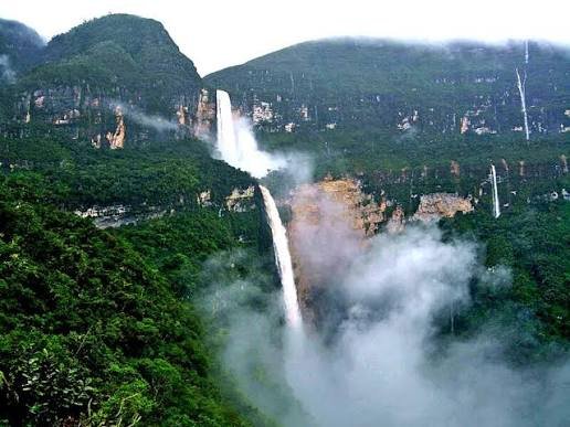 Catarata Gocta, Tirai Air Raksasa yang Tersembunyi di Hutan Awan Peru
